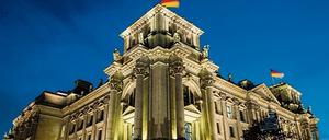 Christo muss mal wieder warten. Der Reichstag muss erst brandschutztechnisch überprüft werden.