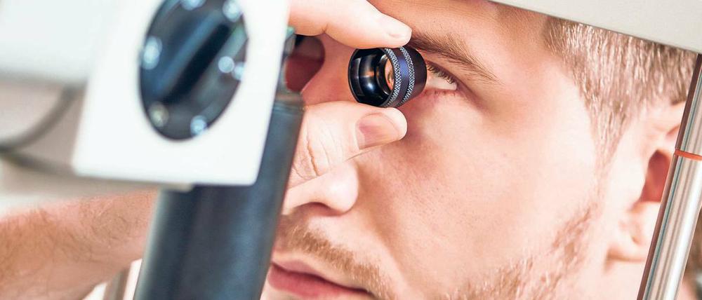 Untersuchung beim Augenarzt