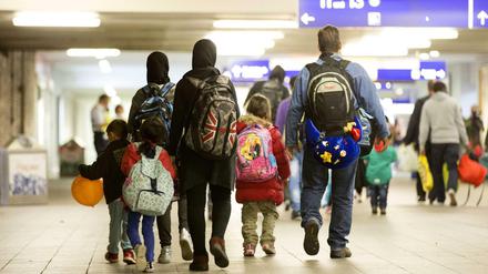 Flüchtlinge am Bahnhof Schönefeld - eine Aufnahme vom vergangenen Sonntag. 