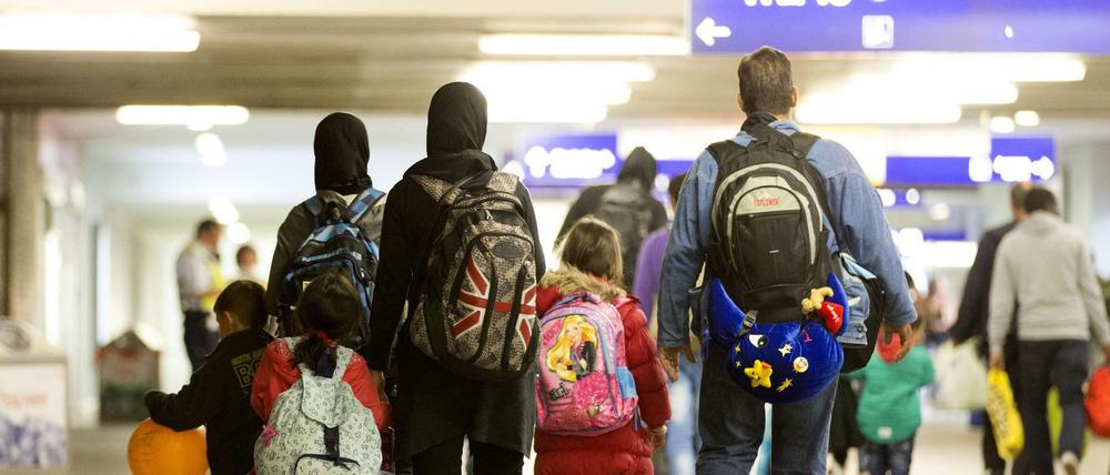Flüchtlinge am Bahnhof Schönefeld - eine Aufnahme vom vergangenen Sonntag. 