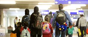 Flüchtlinge am Bahnhof Schönefeld - eine Aufnahme vom vergangenen Sonntag. 