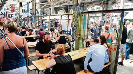 Lecker essen und Musik hören, diese Mischung kam gut an. Doch in der Halle des "Village Markets" fehlt ein ausreichender Brandschutz.