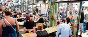 Lecker essen und Musik hören, diese Mischung kam gut an. Doch in der Halle des "Village Markets" fehlt ein ausreichender Brandschutz.