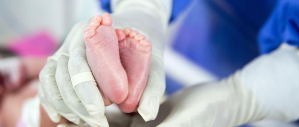 In den ersten 28 Tagen nach der Geburt ist das Sterberisiko für Kinder besonders hoch. Spezialisierte Zentren für Neugeborene, wie das Tangail Medical College Hospital in Bangladesh, kämpfen dagegen an. 