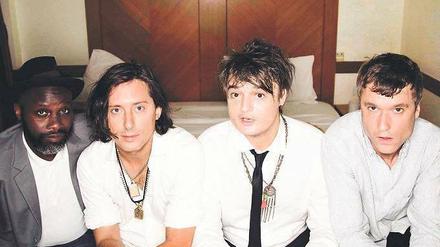 Aufgewacht und der Drogen müde. Gary Powell, Carl Barât, Pete Doherty und John Hassall (von links) sind die Libertines.