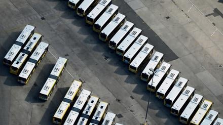 Busse der BVG. Je älter der Fuhrpark, desto häufiger treten Mängel bei Bremsen und Beleuchtung auf.