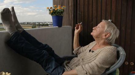 Nah dran. Szene aus Robin Humboldts Dokumentarfilm „Am Kölnberg“, der vier Bewohner eines Kölner Plattenbau-Viertels porträtiert.
