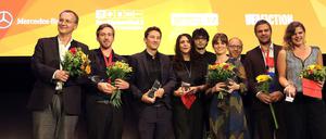 Die Preisträger (v.l.): Ehrenpreisträger Knut Elstermann, der Dokumentarist Levin Peter, Kameramann Johannes Waltermann, Spielfilmregisseurin Andrina Mracnikar ("Ma Folie"), Sebastian Thaler, Regisseur des mittellangen Spielfilmsiegers "Alles wird gut", Werberfilmerin Ju Lee, Schauspieler Simon Schwarz (der in "Alles wird gut" die Hauptrolle spielt), "No Fear"-Produzentenpreisträger Simon Riedl und die "Sadakat"-Kurzfilmproduzentin Alexandra Staib.