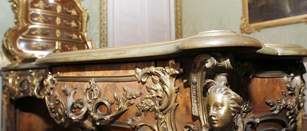 Zu den unter Schutz stehenden Objekten auf der Liste zählen der Schreibtisch von Preußenkönig Friedrich II. von 1746.