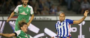 Für John-Anthony Brooks (r.) reicht es nicht für einen Einsatz gegen den VfB Stuttgart.
