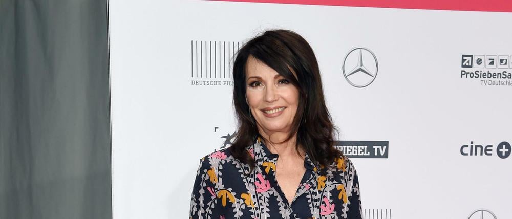 Schauspielerin Iris Berben kommt in Berlin zur Verleihung der First Steps Awards. 