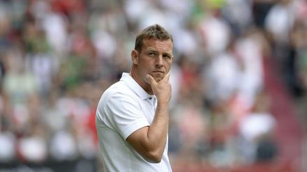 Im Spiel gegen München ohne juristischer Beistand: Augsburgs Trainer Markus Weinzierl.