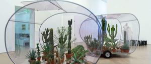 In der Fremde kann es auch ein Zuhause geben: Loris Cecchinis transparente Wohnwagen.