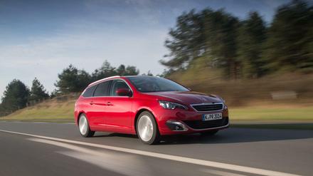 Mit dem Peugeot 308 SW haben die Franzosen ihrer Kompaktlimousine auch einen schönen Kombi zur Seite gestellt. 