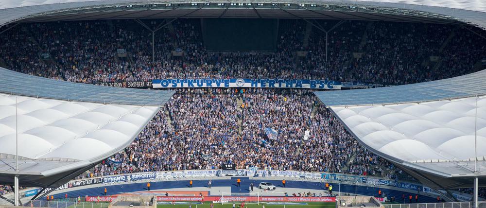 Großes Stadion, durchschnittlicher Zuschauerzuspruch. Hertha verfehlt neuen Rekord beim Dauerkartenverkauf.