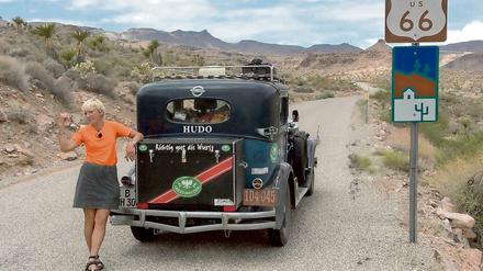 Heidi Hetzer auf dem legendären Highway 66 im US-Staat Arizona. Das Foto wurde im Juli aufgenommen.