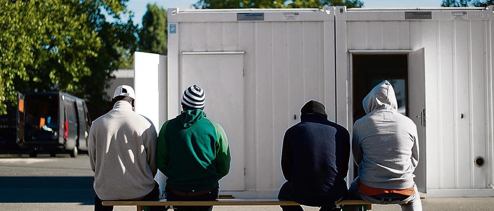 Hilfe aus Mitte. Die Flüchtlinge in Spandau werden jetzt auch von Charité-Ärzten betreut.