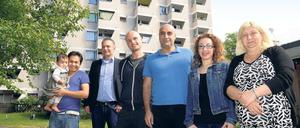 Das ist unser Haus. Salsaal Ezatullah, Hassaini Eida, Roland Schirmer (stellv. Geschäftsführer), Sven Hubold (stellv. Einrichtungsleiter), Kambiz Shams, Kimya Mokri und Indira Muratovic.