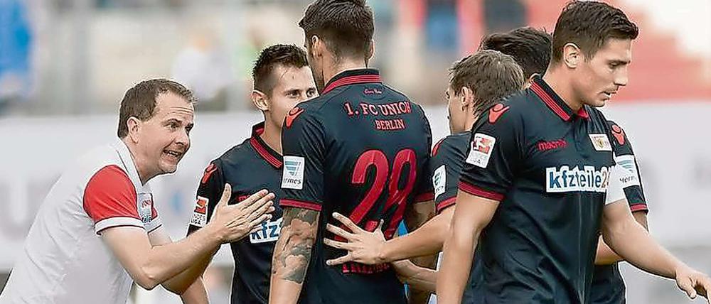 Richtige Ansprache. Chef mit Personal.