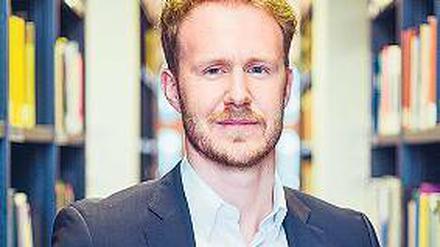Jan Ansink berät per App oder Mail über Kündigungsfristen und andere Vertragsklauseln.