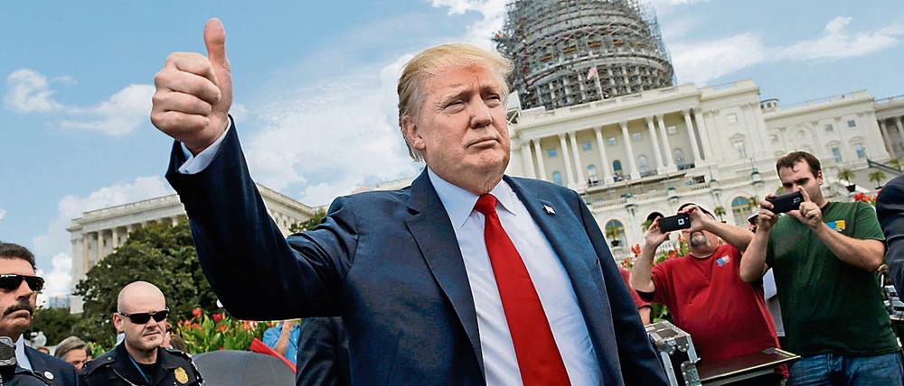 Führt das republikanische Bewerberfeld an. Donald Trump.