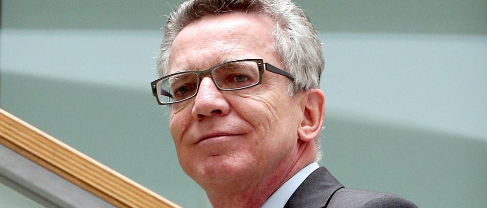 Bundesinnenminister Thomas de Maiziere (CDU) handelt bei der Flüchtlingskrise im Korridor seiner Möglichkeiten.