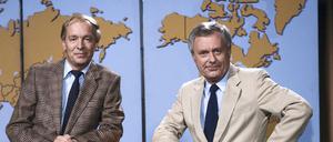 Mit der heutigen Sendung feiert das ZDF-auslandsjournal sein 10jähriges Bestehen. Die Moderatoren sind: Rudolf Radke (r.) und Peter Berg (l.). Sdg. 7.10.83, 10 Jahre Auslandsjournal