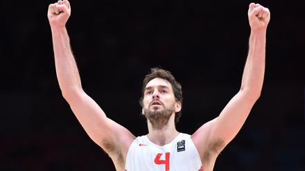 Spaniens Superstar Pau Gasol feiert den Finaleinzug.