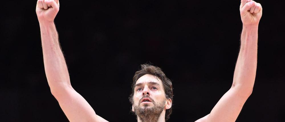 Spaniens Superstar Pau Gasol feiert den Finaleinzug.