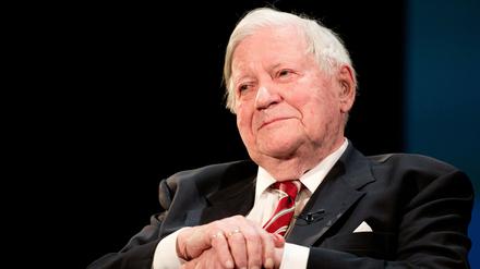 Helmut Schmidt im Thalia Theater in Hamburg im Januar 2014. Der Altkanzler wurde am Donnerstag aus der Klinik entlassen. 