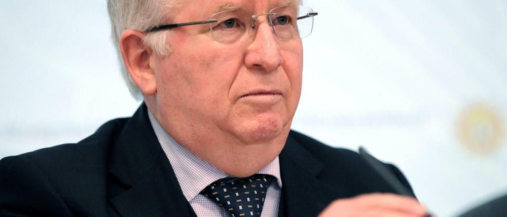 Der damalige Berliner Polizeipräsident Dieter Glietsch auf einer Pressekonferenz 2011. Glietsch, der Pensionär ist, wird in Berlin neuer Staatssekretär, um die Flüchtlingshilfe zu koordinieren.