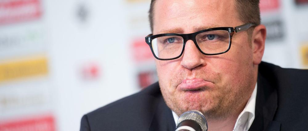 Mönchengladbachs Sportdirektor Max Eberl sieht sich unerwartet damit konfrontiert, einen neuen Trainer finden zu müssen.