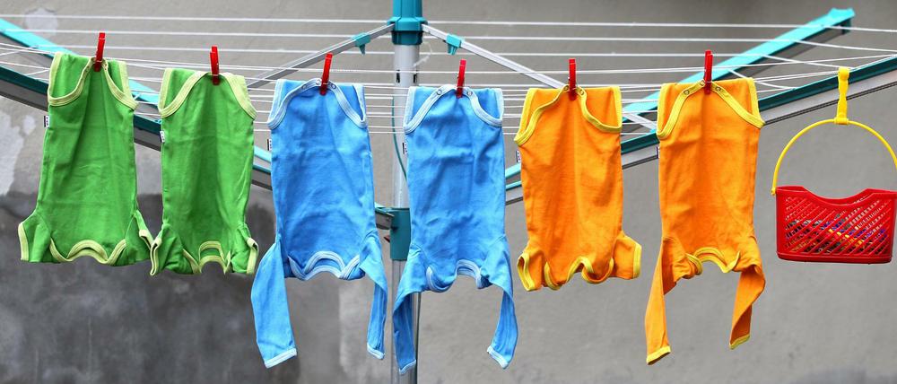 Nicht nur bei Kleinkind-Klamotten wollen Unternehmen weg von eindeutiger Geschlechterzuordnung.
