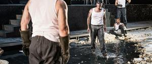 Keine Kumpel: Szene unter Tage in Bochums Jahrhunderthalle.