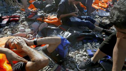 Gefährliche Flucht: Ein erschöpfter syrischer Flüchtling in dieser Woche nach seiner Landung auf der griechischen Insel Lesbos