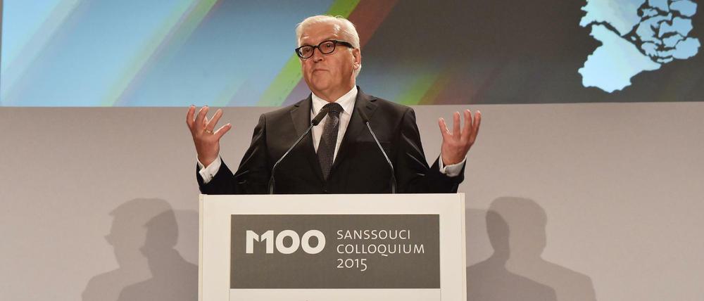 Bundesaußenminister Frank-Walter Steinmeier (SPD) spricht in Potsdam auf der Internationalen Medienkonferenz.