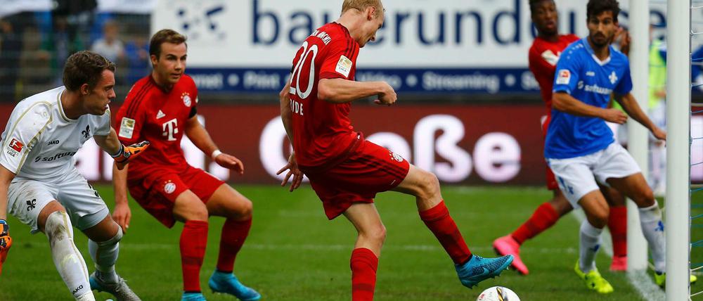Eine Aufgabe der leichteren Art: Sebastian Rode trifft aus Nahdistanz zum 3:0-Endstand.