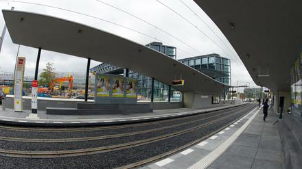 Die Tramhaltstelle "S- und U-Bahnhof Hauptbahnhof" ist schwer zu erreichen.