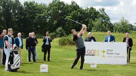 Sir Nick Faldo, Profigolfer und Golfplatzarchitekt auf dem "Nick-Faldo"-Platz in Bad Saarow. Der Platz wird, wenn Deutschland den Zuschlag bekommt, Austragungsort des Ryder Cup 2022.
