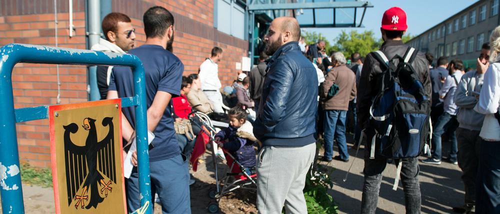 Im Zentrum der Bemühungen der Regierung steht, den Zustrom von Menschen nach Deutschland zu begrenzen.