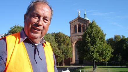 Damit das Engelbecken seinen Namen wieder gerecht wird, machten Freiwillige vor der Michaelkirche sauber.
