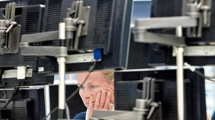 Allein gegen den Markt. An sehr schwachen Börsentagen können ETF-Anleger tiefer fallen als der Aktienmarkt.