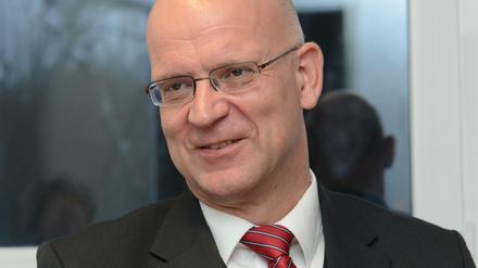 Landrat Stephan Loge vertraut seiner Behörde in Sachen BER.