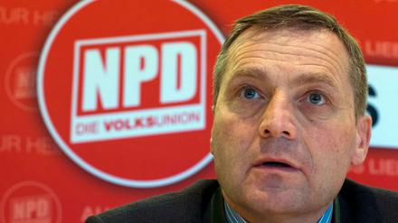 Der ehemalige Bundesvorsitzende der NPD nahm am Samstag an der Anti-Flüchtlingsdemo in Schwerin teil. 