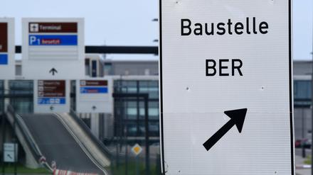 Woidke: "Wir werden den Flughafen eröffnen, wenn er fertig ist. Das klingt simpel ist es aber nicht."