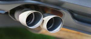 Der Auspuff eines VW. 