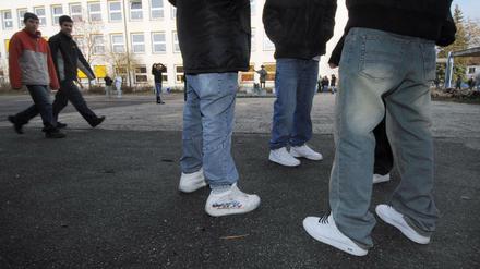 Mackerhaft. Wer sozial aufsteigt, entfernt sich von seinem Herkunftsmilieu. Junge Migranten spüren das besonders, da sie sich zusätzlich von ihrer Herkunftskultur entfernen. Ehre und Männlichkeit sind Konstruktionen, die das Selbstwertgefühl stabilisieren. 