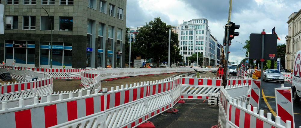 Die Invalidenstraße in Mitte war jahrelang Baustelle. Hier arbeiteten viele Netzbetreiber zusammen. Dafür dauerte es auch ziemlich lange, bis alles fertig war.