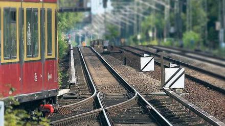 Kein schöner Zug. Zwischen Wannsee und Potsdam ist die S-Bahn eingleisig. So soll es nach den Vorstellungen der Bahn auch bleiben. 