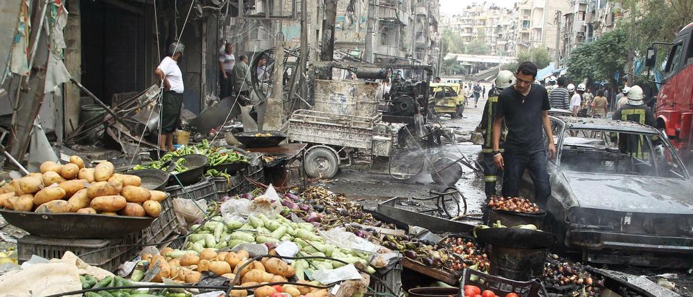 Am Montag flogen die syrischen Streitkräfte einen Luftangriff auf Aleppo.